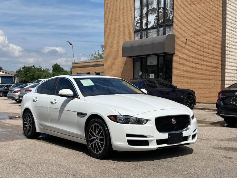 2018 JAGUAR XE XE used vehicle for sale in Houston