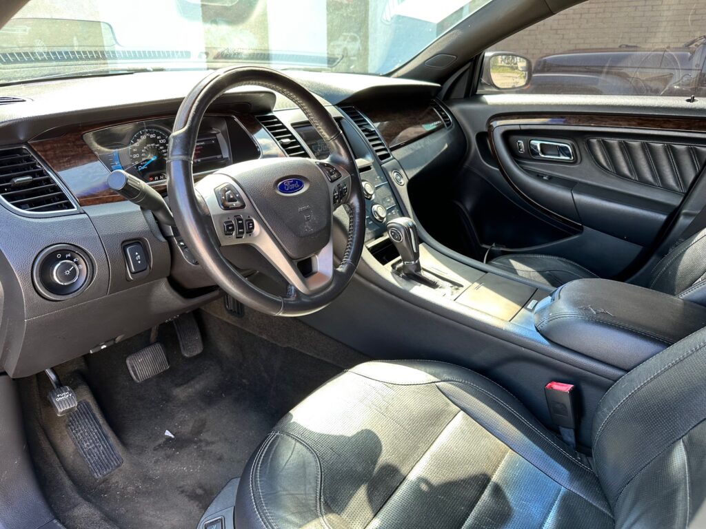 2015 FORD TAURUS LIMITED used vehicle for sale in Houston