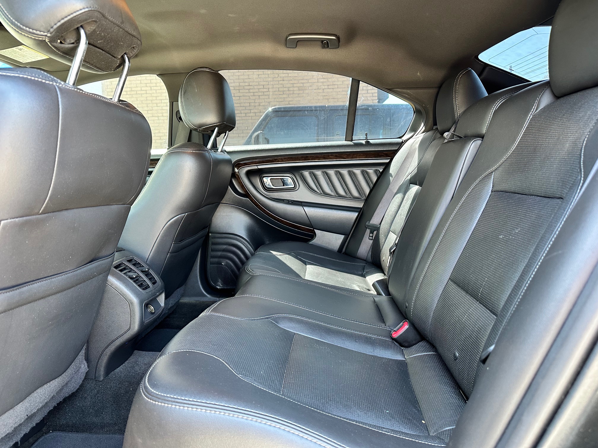 2015 FORD TAURUS LIMITED used vehicle for sale in Houston