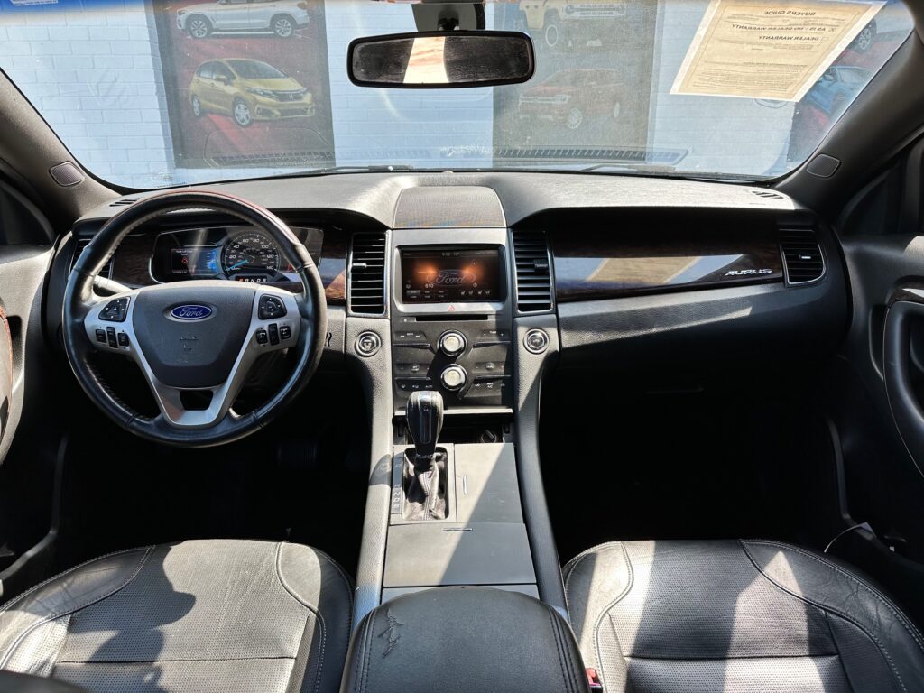 2015 FORD TAURUS LIMITED used vehicle for sale in Houston