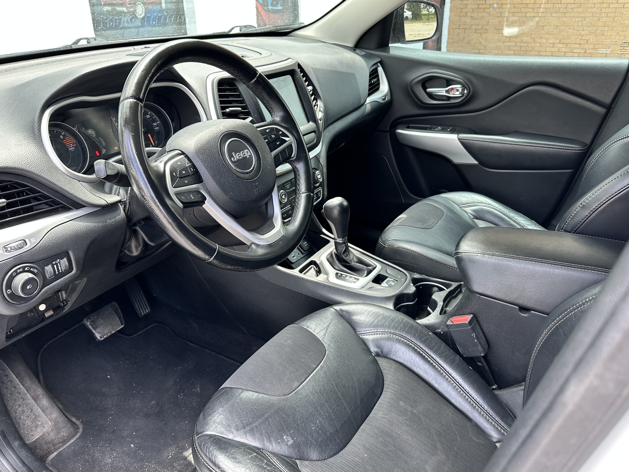 2018 JEEP CHEROKEE LATITUDE PLUS used vehicle for sale in Houston