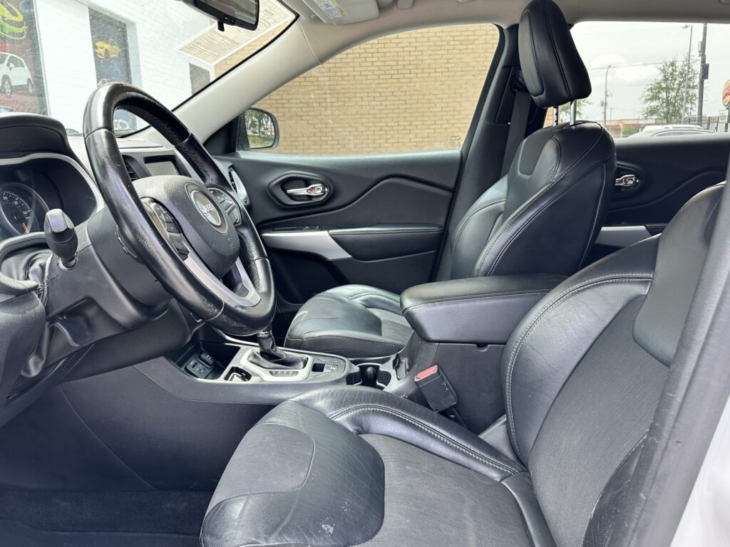 2018 JEEP CHEROKEE LATITUDE PLUS used vehicle for sale in Houston