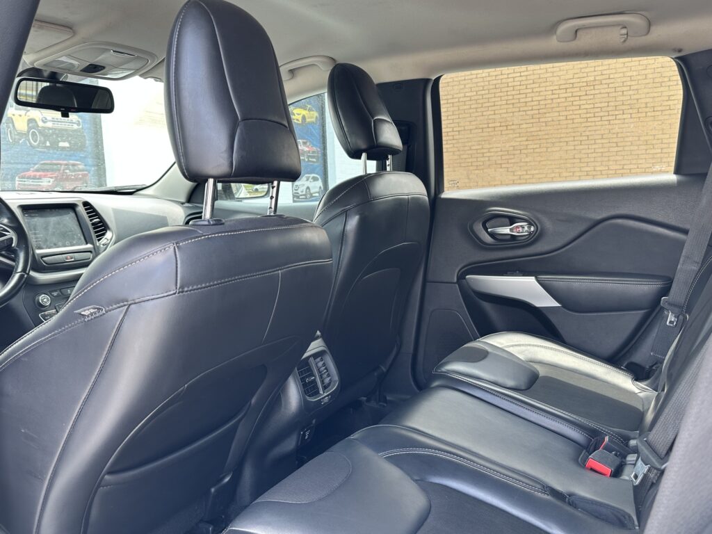 2018 JEEP CHEROKEE LATITUDE PLUS used vehicle for sale in Houston