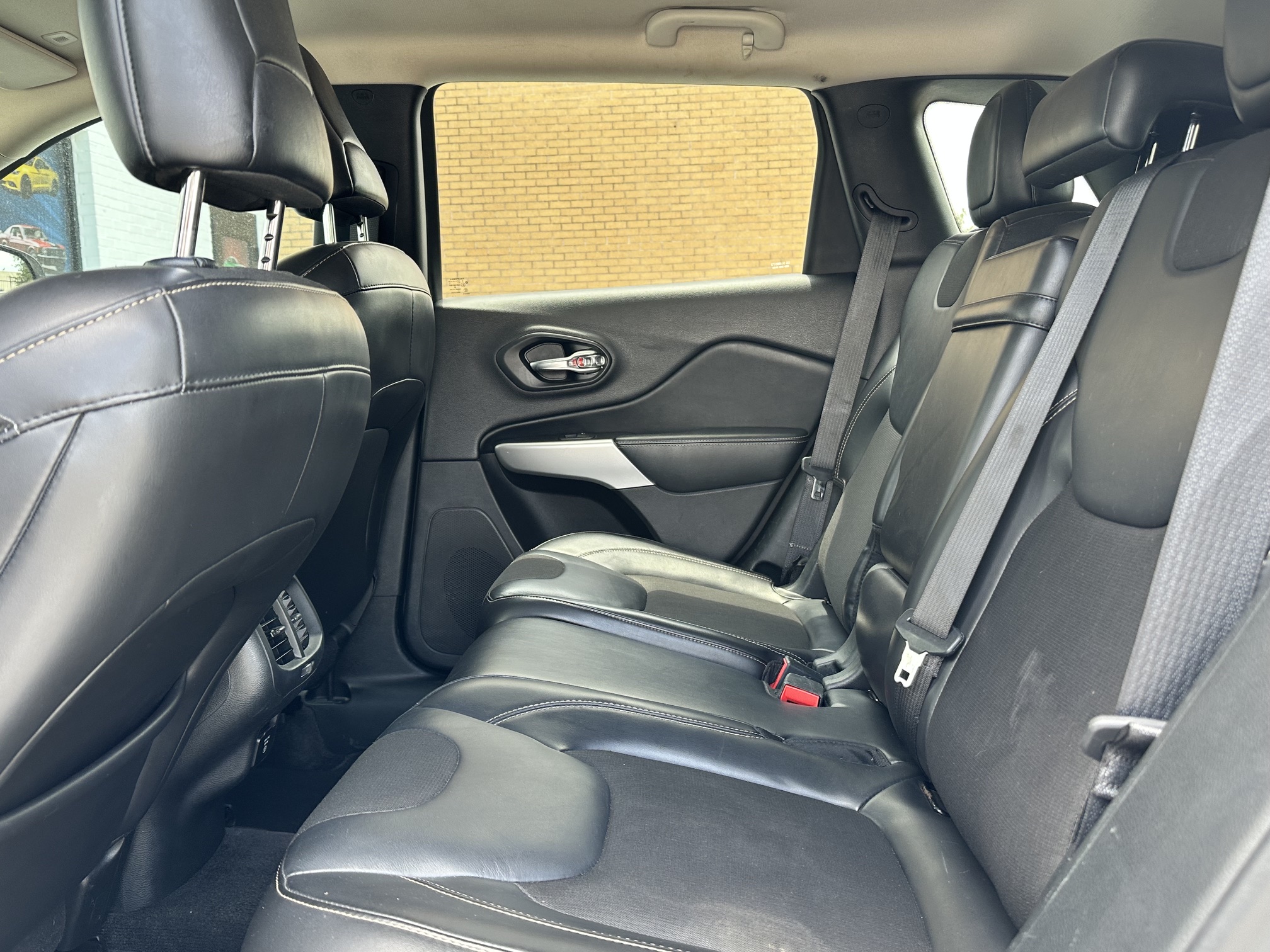 2018 JEEP CHEROKEE LATITUDE PLUS used vehicle for sale in Houston