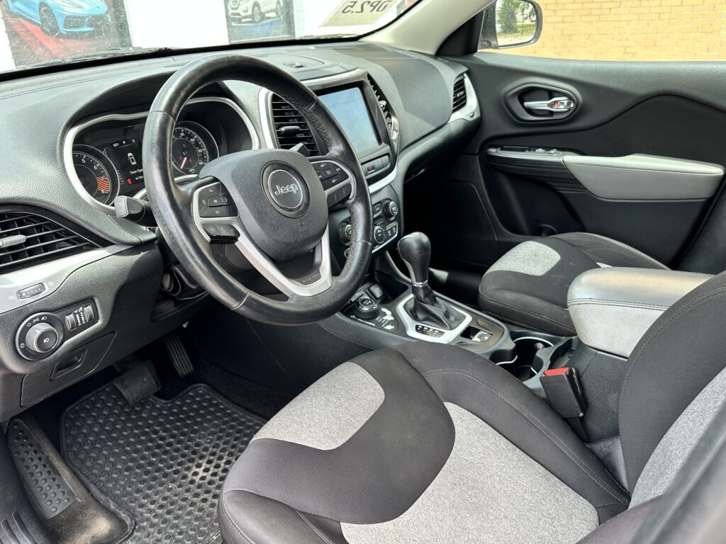 2014 JEEP CHEROKEE LATITUDE used vehicle for sale in Houston