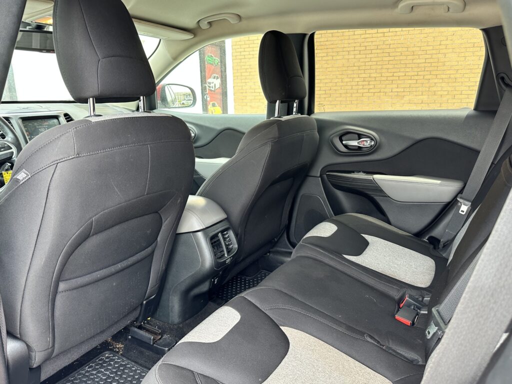 2014 JEEP CHEROKEE LATITUDE used vehicle for sale in Houston
