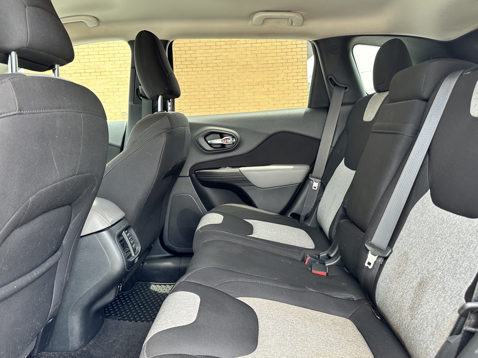 2014 JEEP CHEROKEE LATITUDE used vehicle for sale in Houston