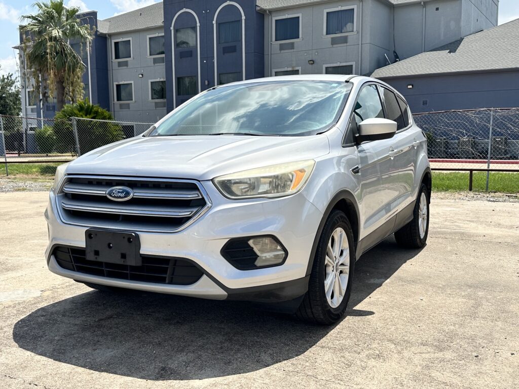 2017 FORD ESCAPE SE used vehicle for sale in Houston