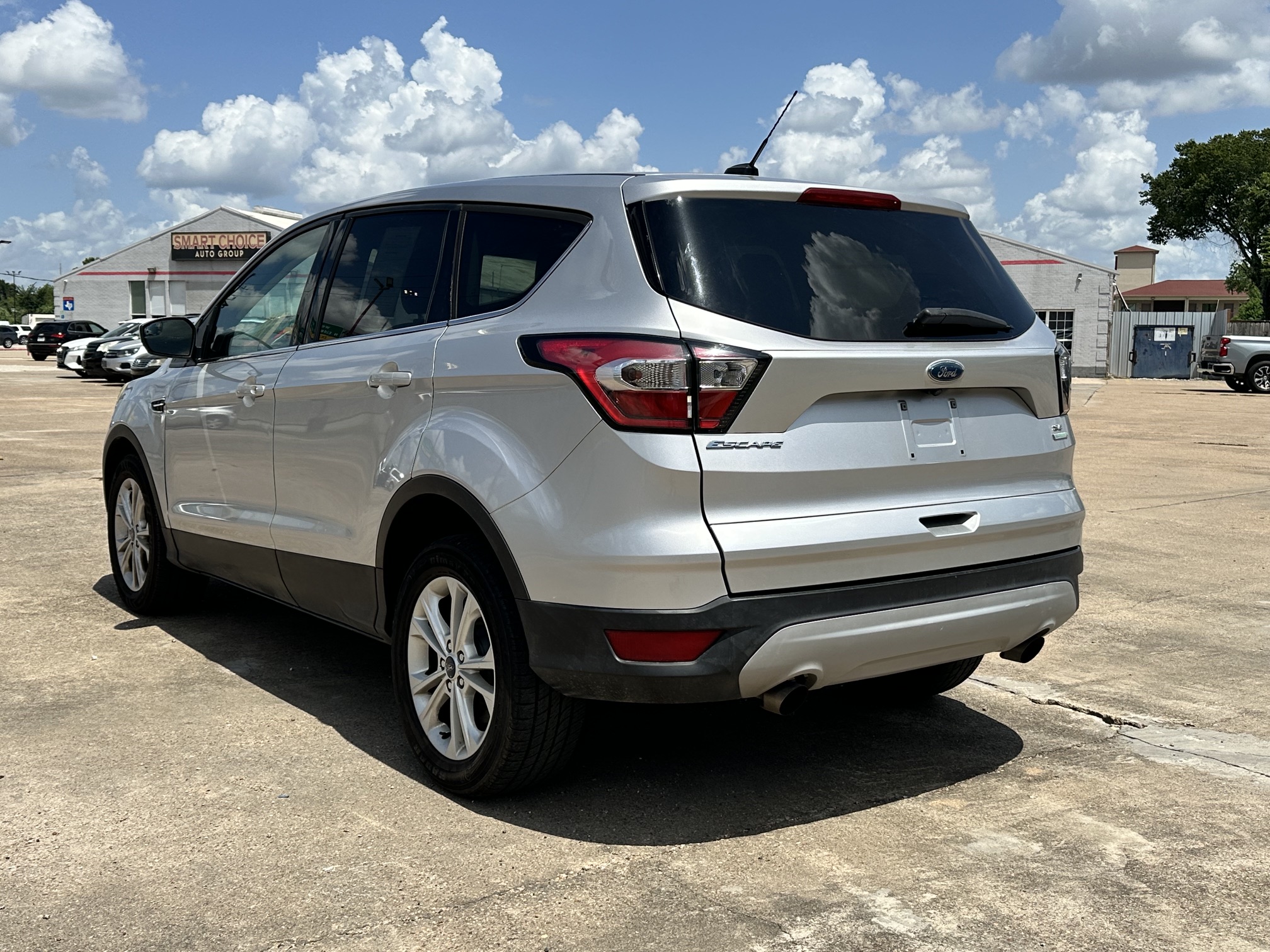 2017 FORD ESCAPE SE used vehicle for sale in Houston