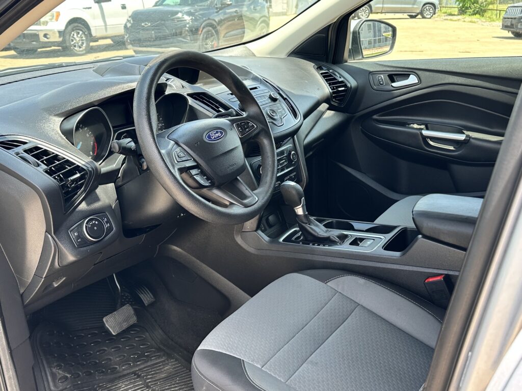 2017 FORD ESCAPE SE used vehicle for sale in Houston