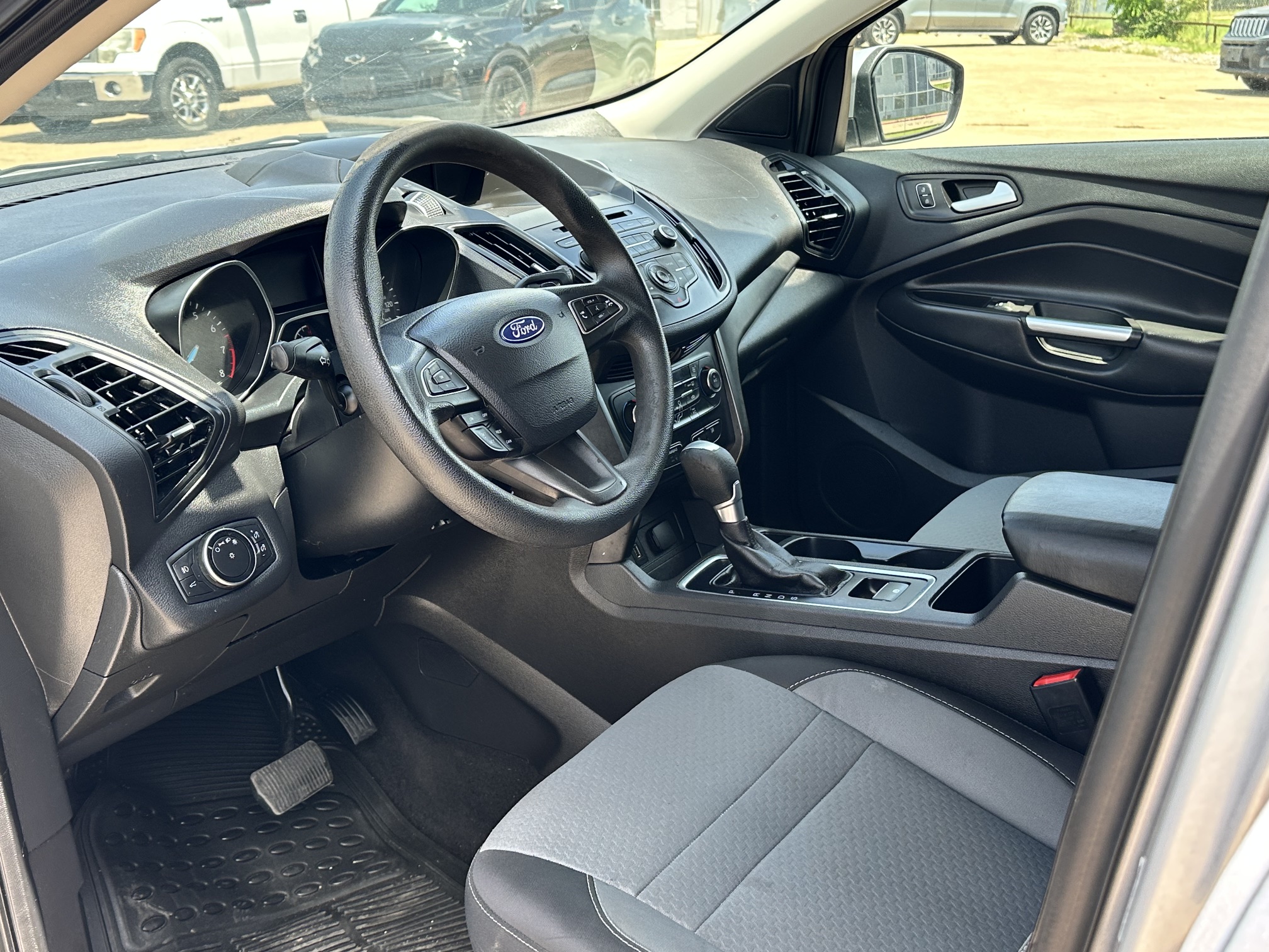 2017 FORD ESCAPE SE used vehicle for sale in Houston