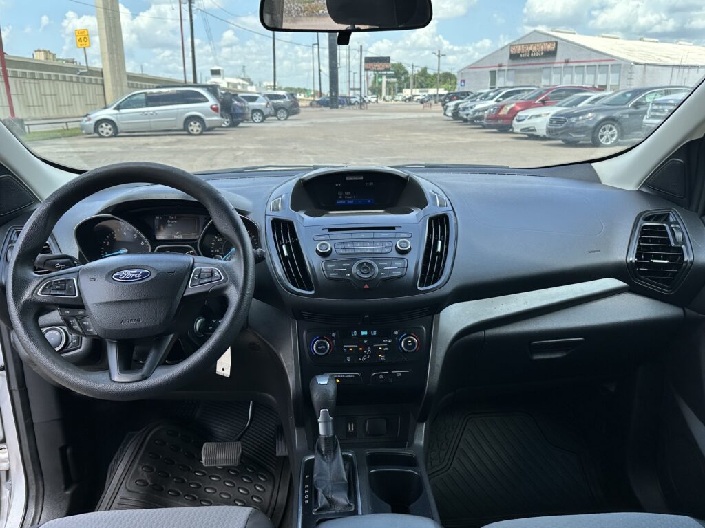 2017 FORD ESCAPE SE used vehicle for sale in Houston