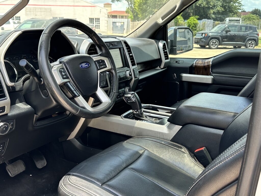 2019 FORD F-150 LARIAT used vehicle for sale in Houston