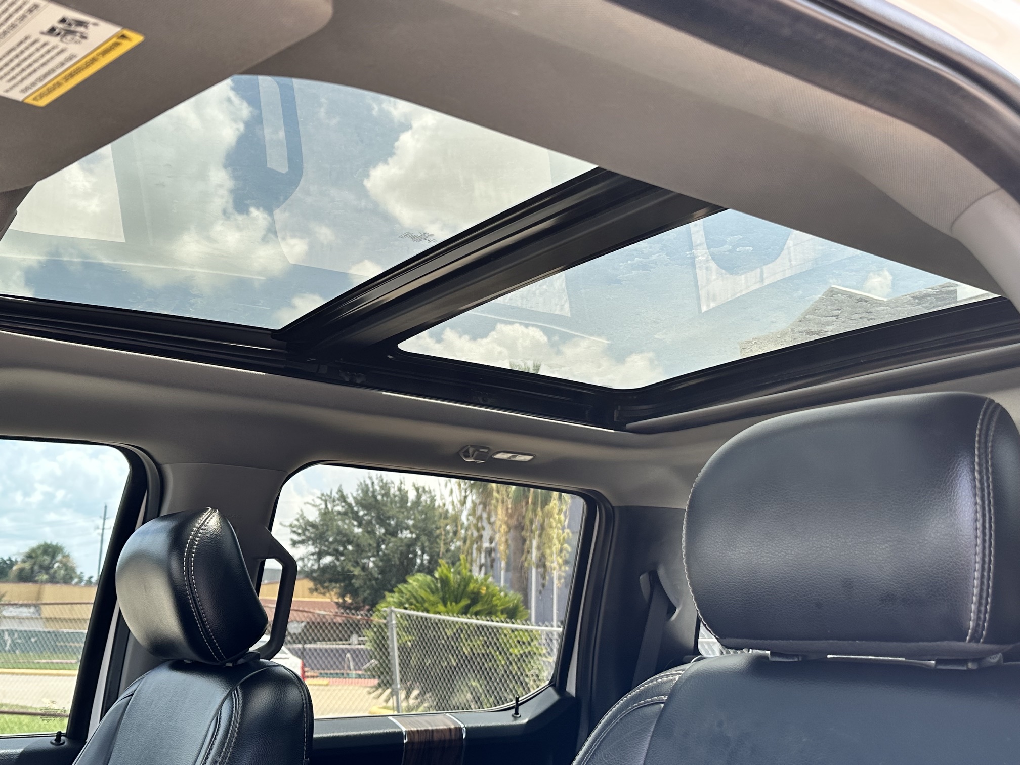 2019 FORD F-150 LARIAT used vehicle for sale in Houston