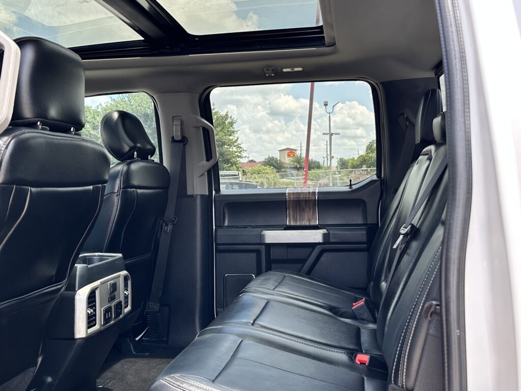 2019 FORD F-150 LARIAT used vehicle for sale in Houston