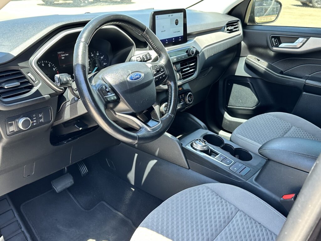2021 FORD ESCAPE SE used vehicle for sale in Houston