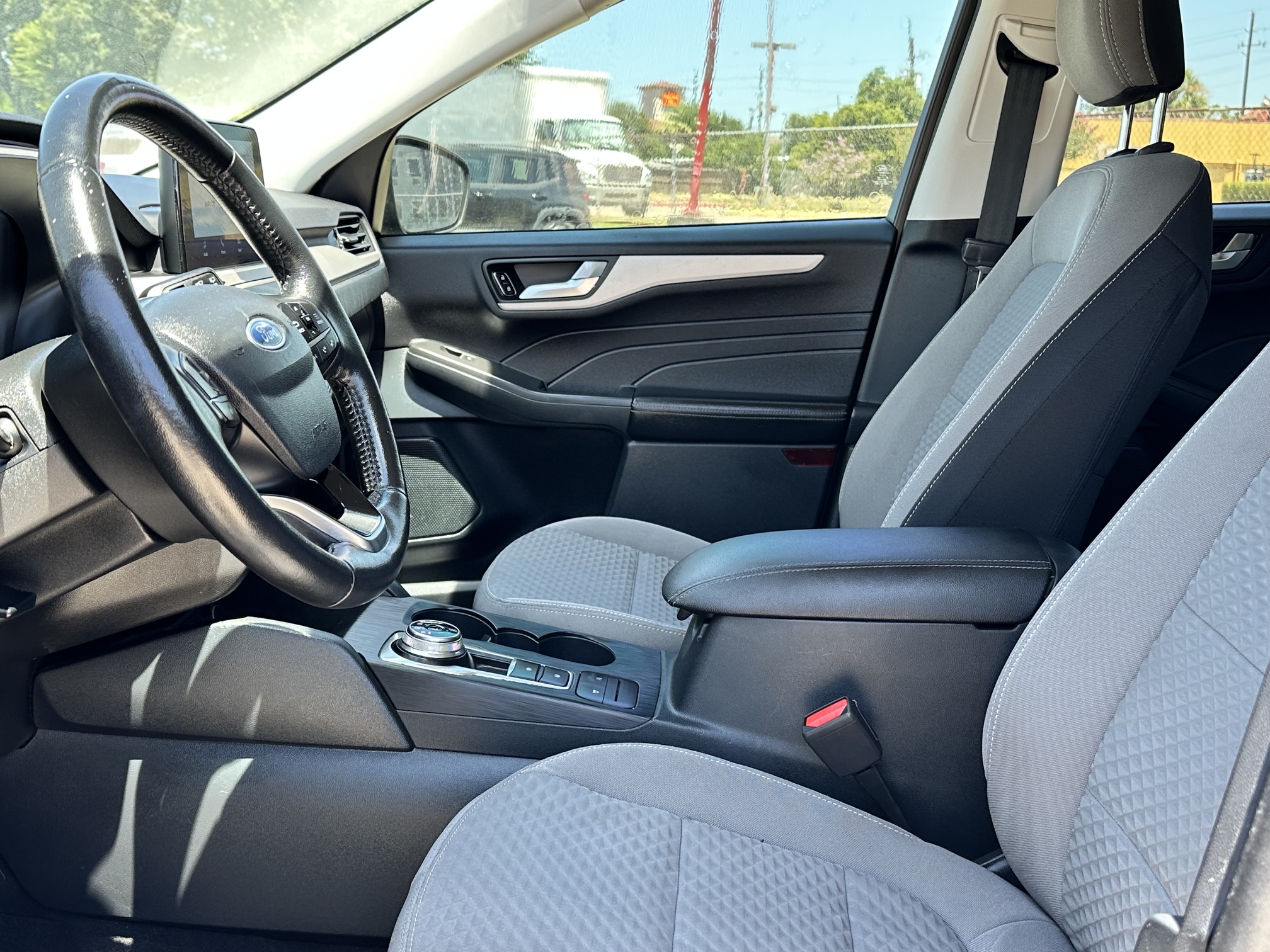 2021 FORD ESCAPE SE used vehicle for sale in Houston