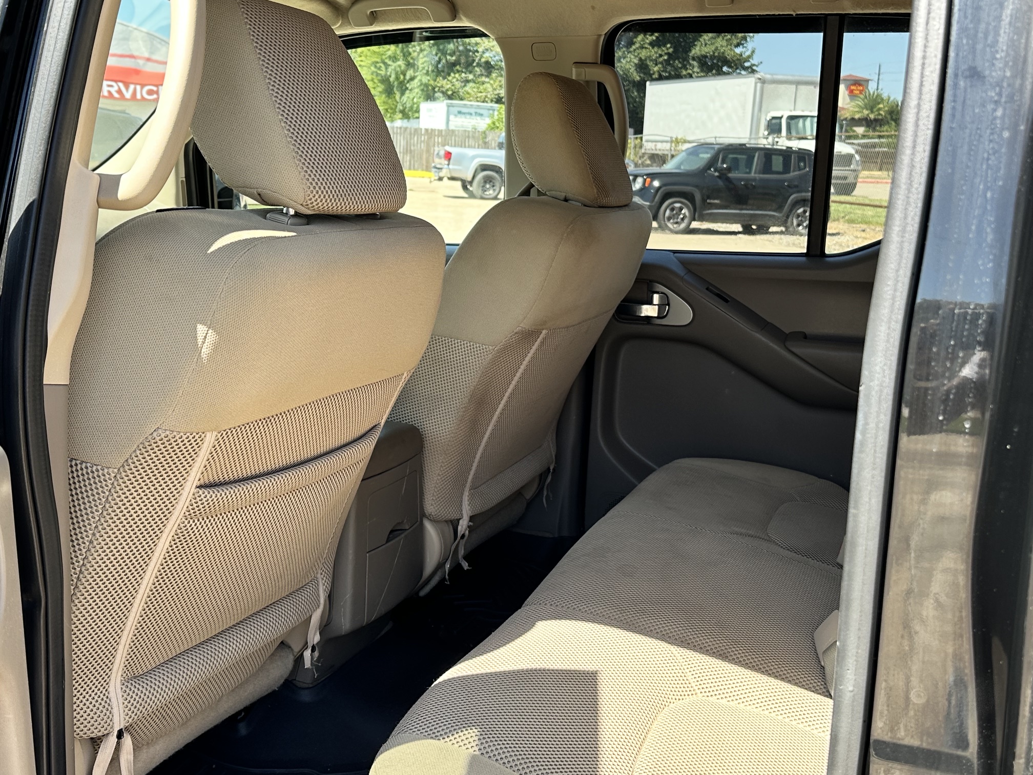 2015 NISSAN FRONTIER SV used vehicle for sale in Houston