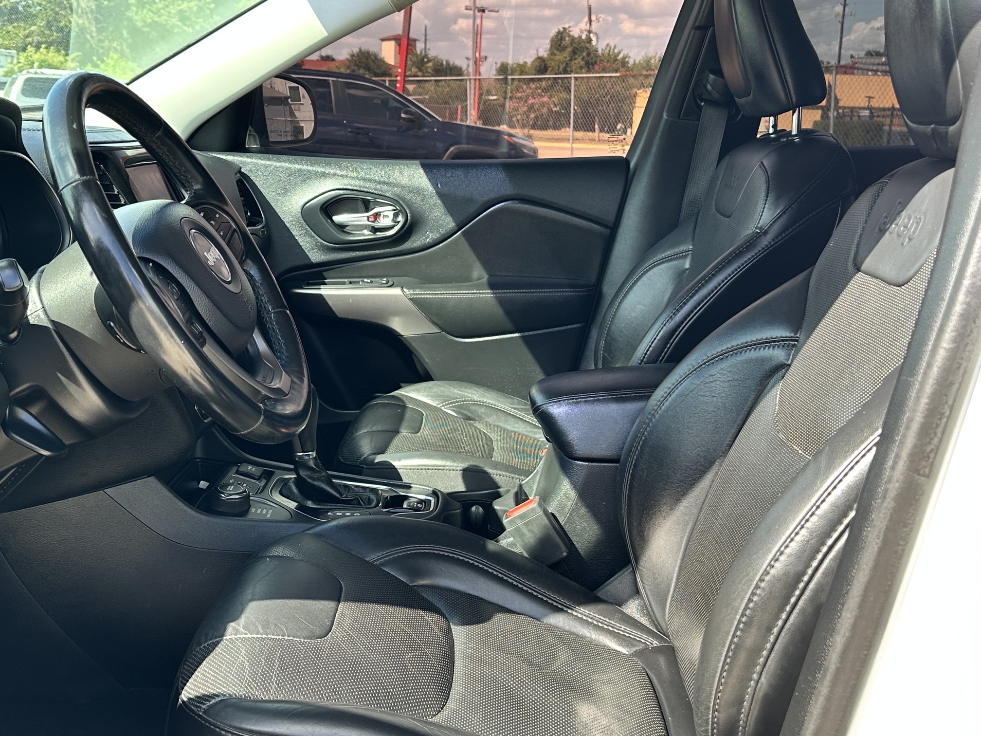 2020 JEEP CHEROKEE LIMITED used vehicle for sale in Houston