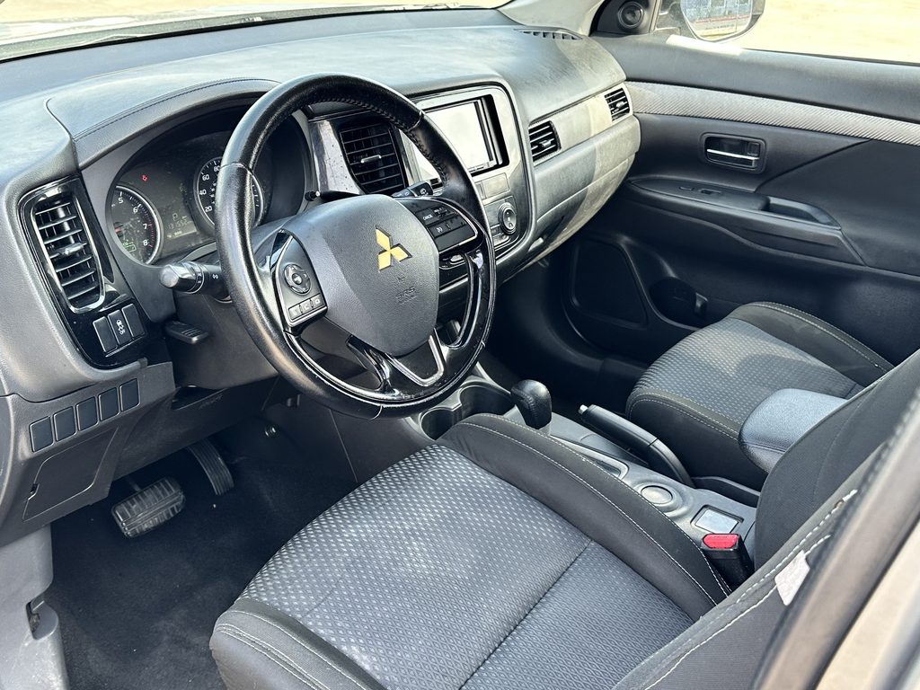 2016 MITSUBISHI OUTLANDER SE used vehicle for sale in Houston