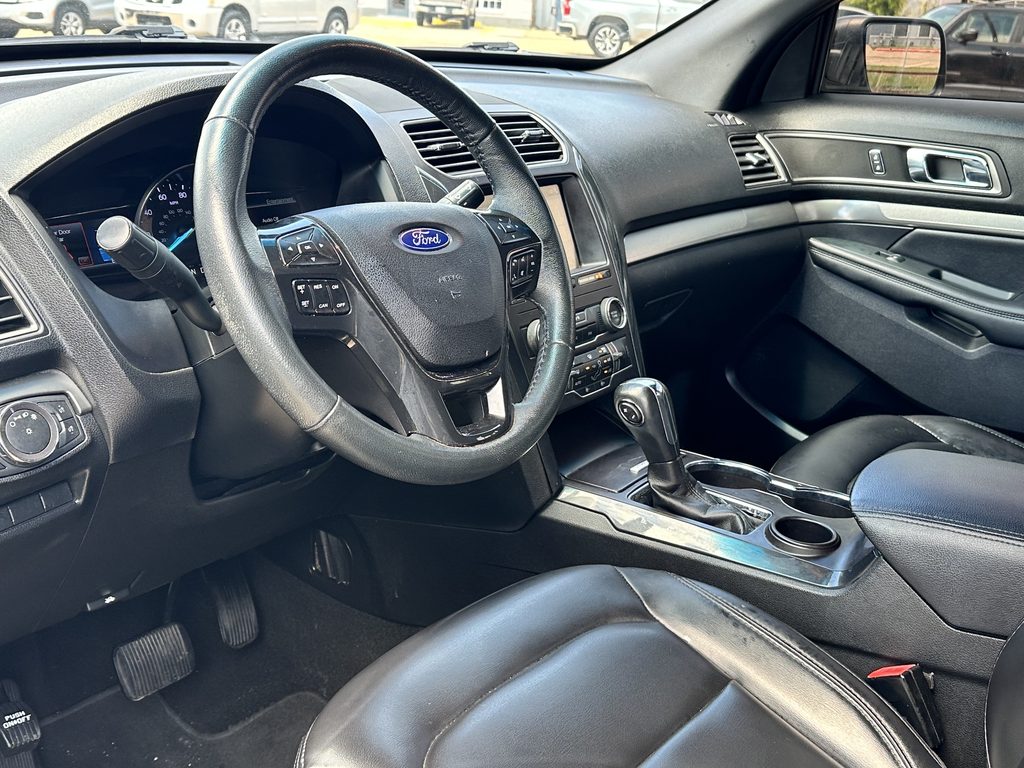 2019 FORD EXPLORER XLT used vehicle for sale in Houston