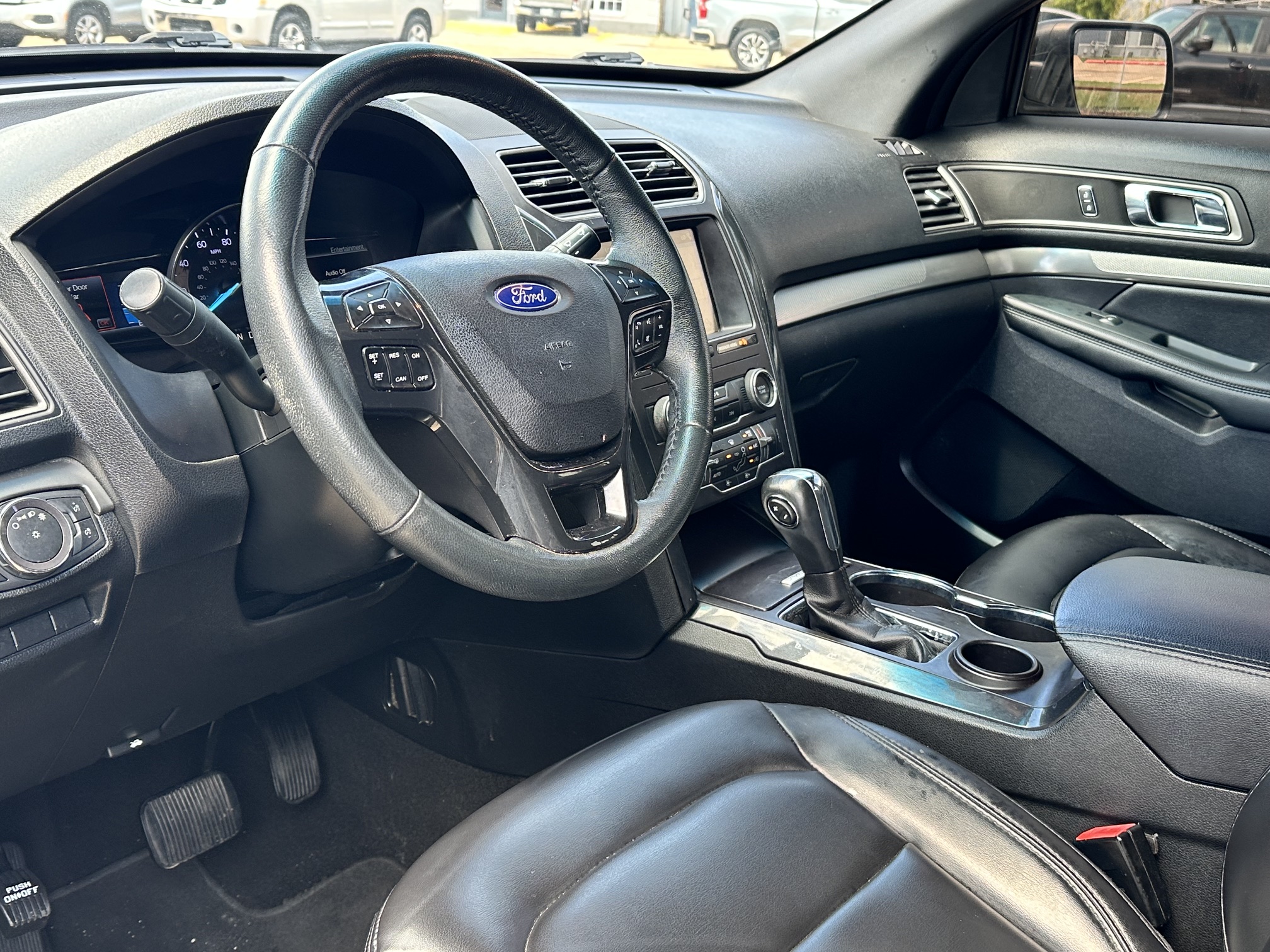2019 FORD EXPLORER XLT used vehicle for sale in Houston
