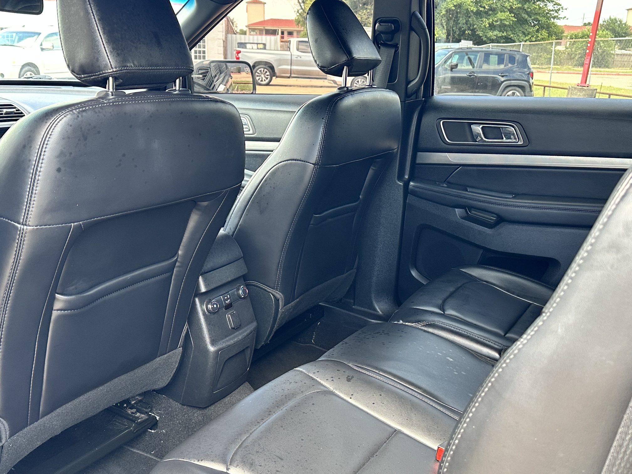2019 FORD EXPLORER XLT used vehicle for sale in Houston