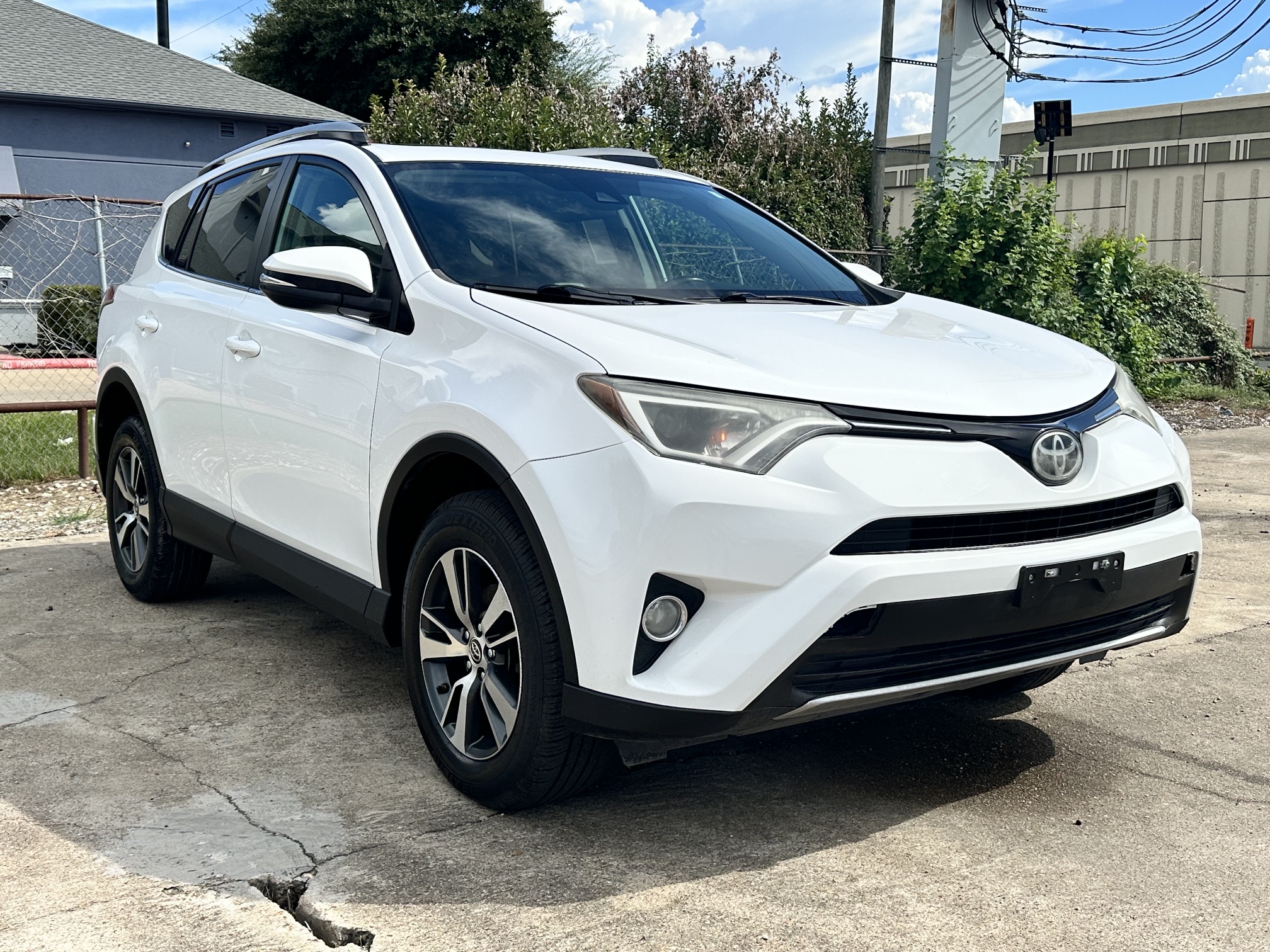 2018 TOYOTA RAV4 XLE used vehicle for sale in Houston