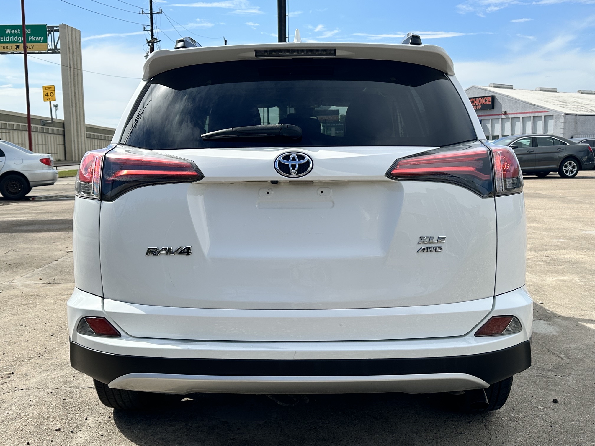 2018 TOYOTA RAV4 XLE used vehicle for sale in Houston