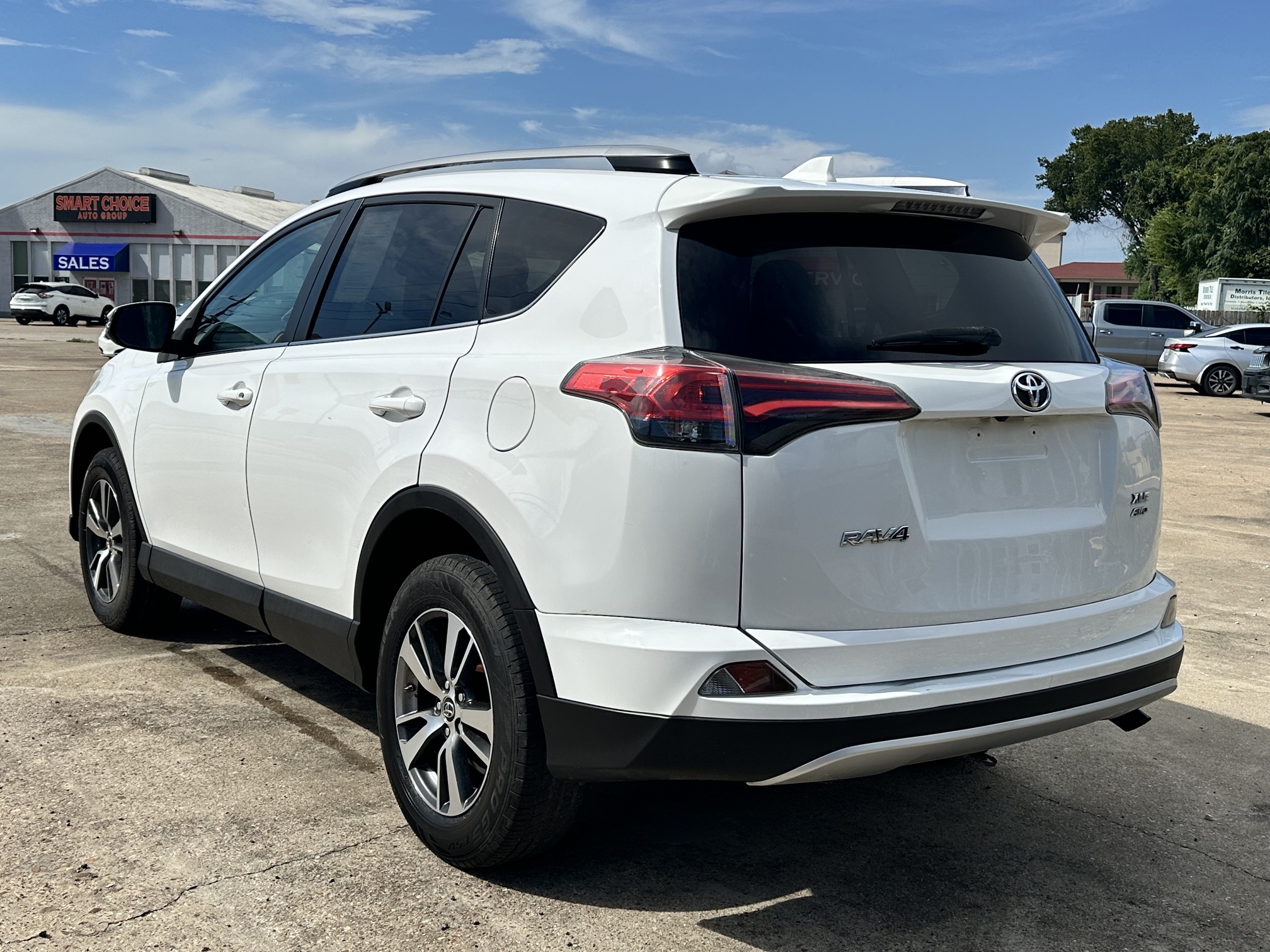 2018 TOYOTA RAV4 XLE used vehicle for sale in Houston