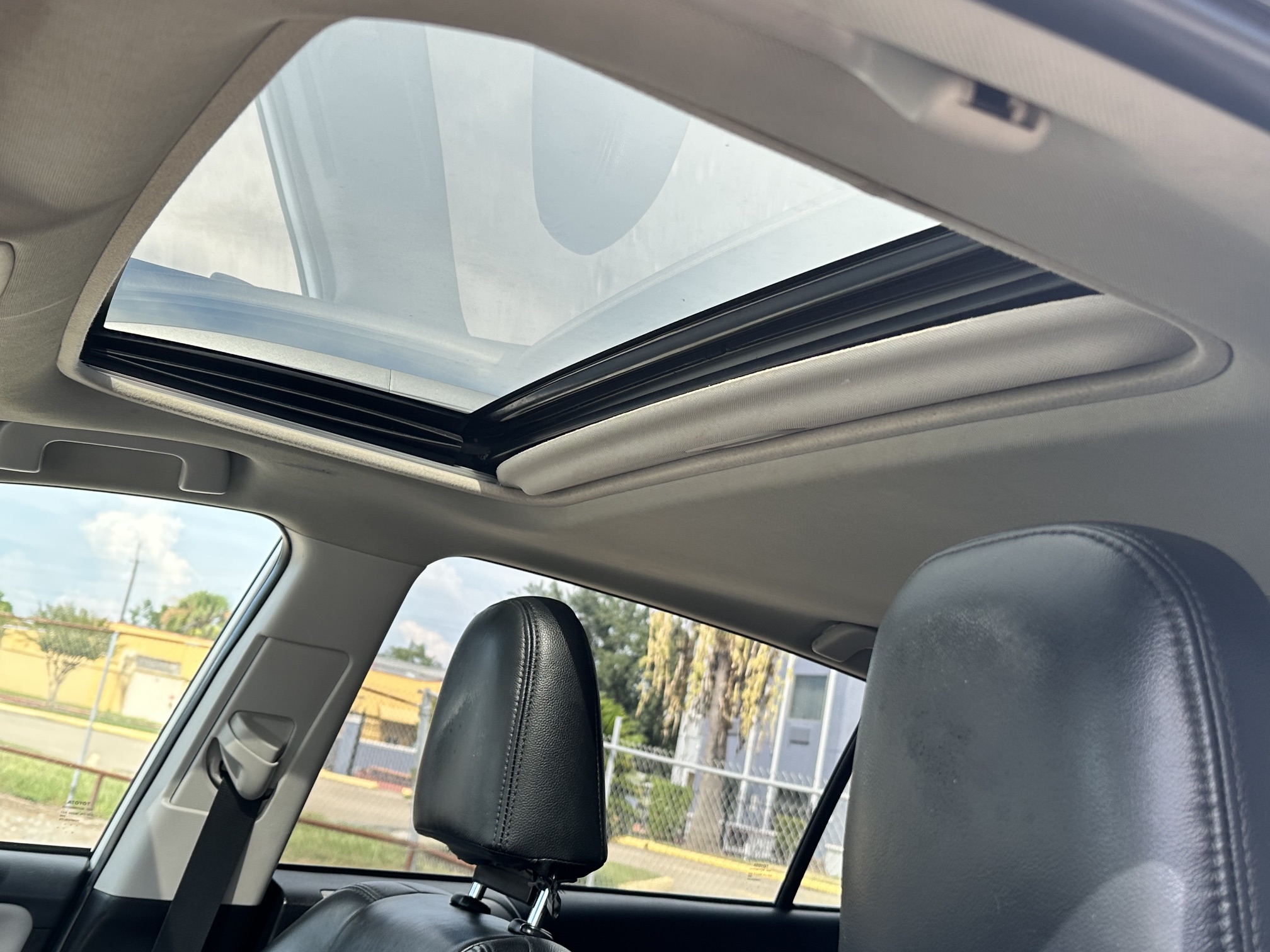 2018 TOYOTA RAV4 XLE used vehicle for sale in Houston