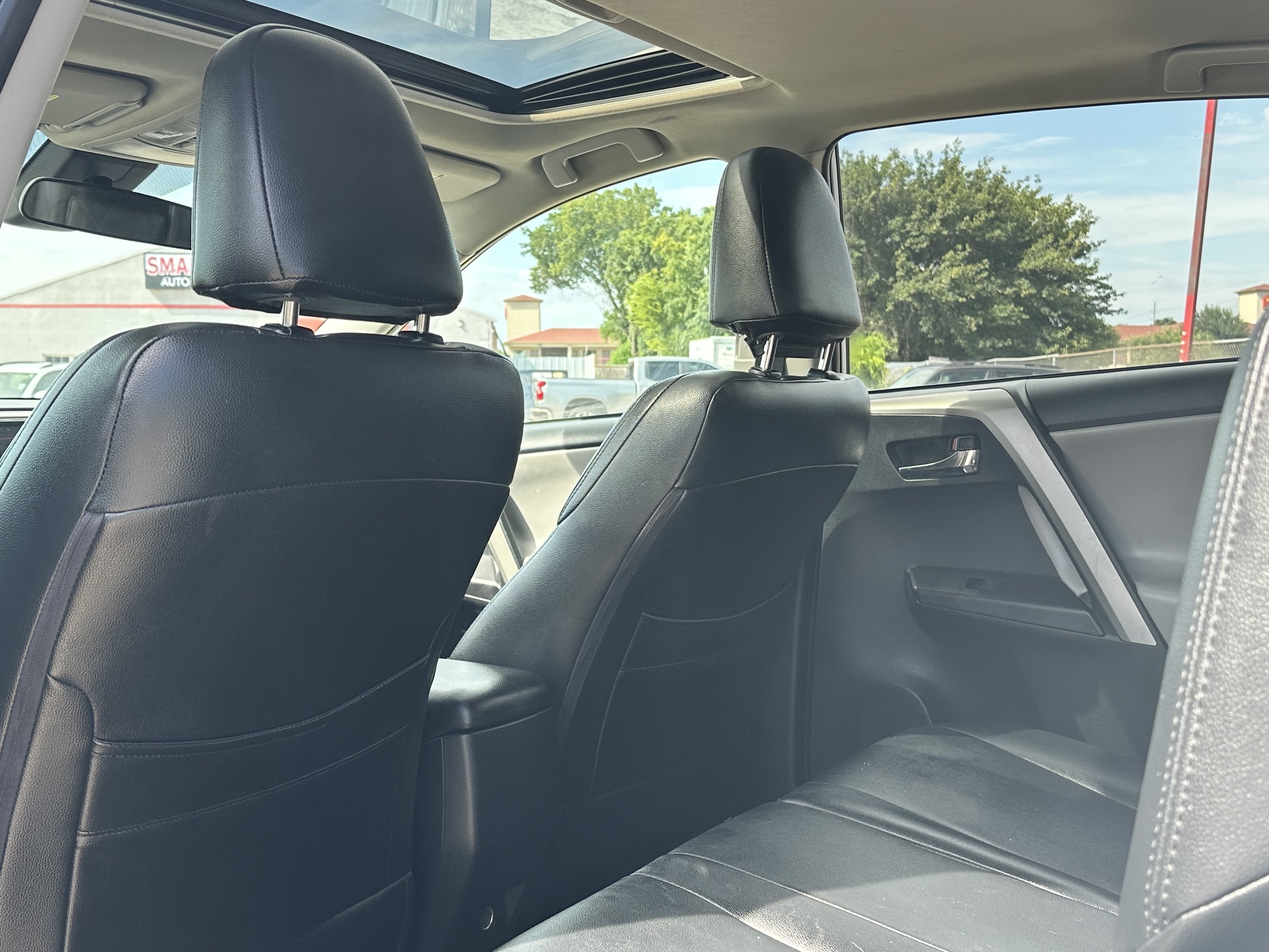 2018 TOYOTA RAV4 XLE used vehicle for sale in Houston