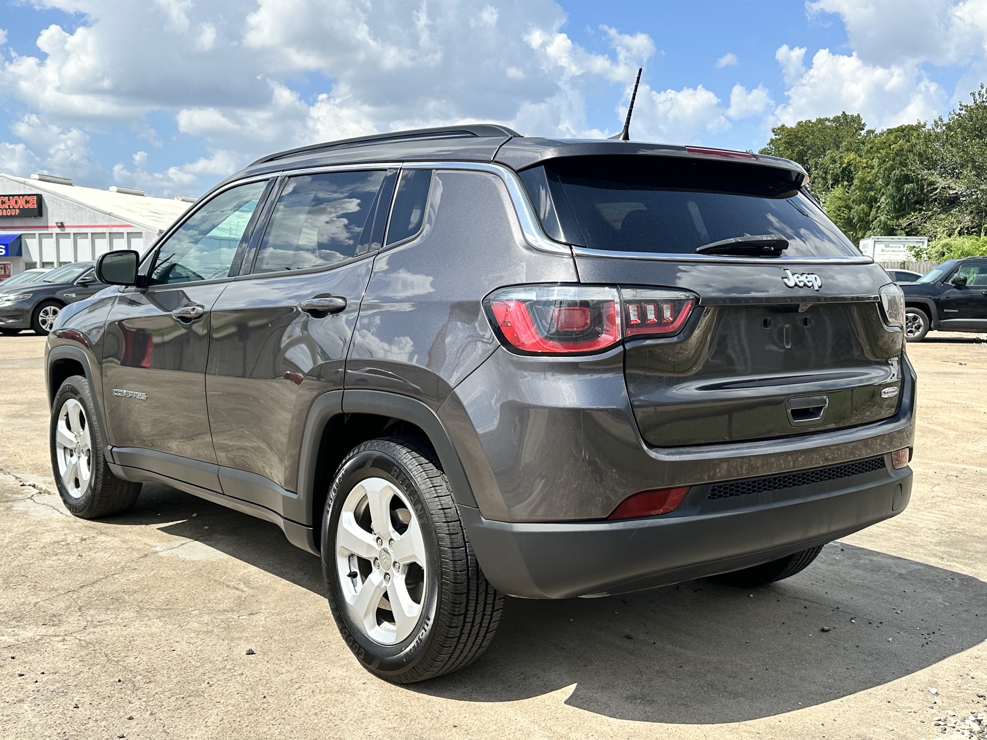 2019 JEEP CHEROKEE LATITUDE used vehicle for sale in Houston