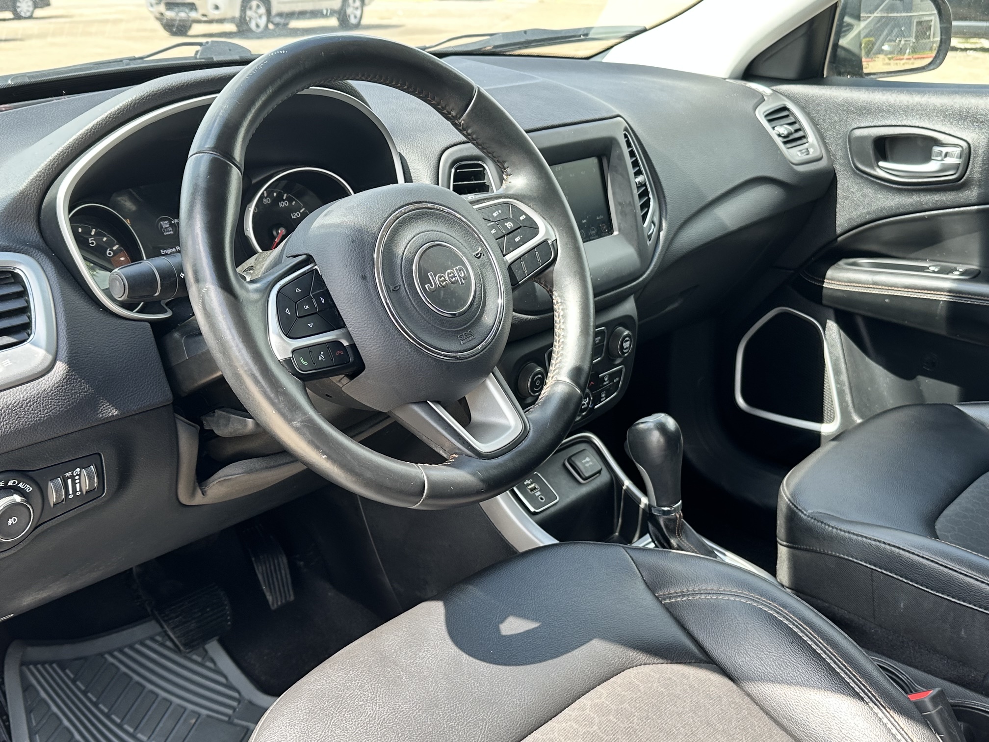 2019 JEEP CHEROKEE LATITUDE used vehicle for sale in Houston