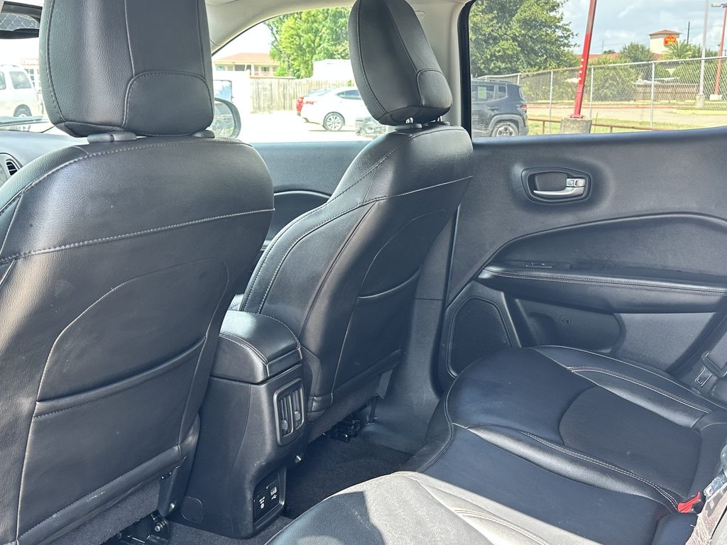2019 JEEP CHEROKEE LATITUDE used vehicle for sale in Houston