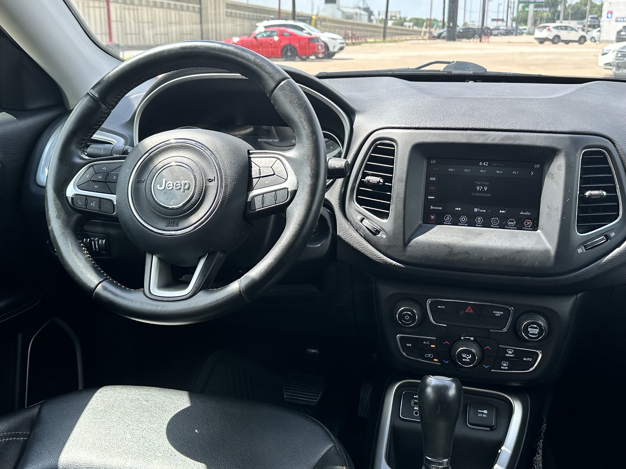 2019 JEEP CHEROKEE LATITUDE used vehicle for sale in Houston
