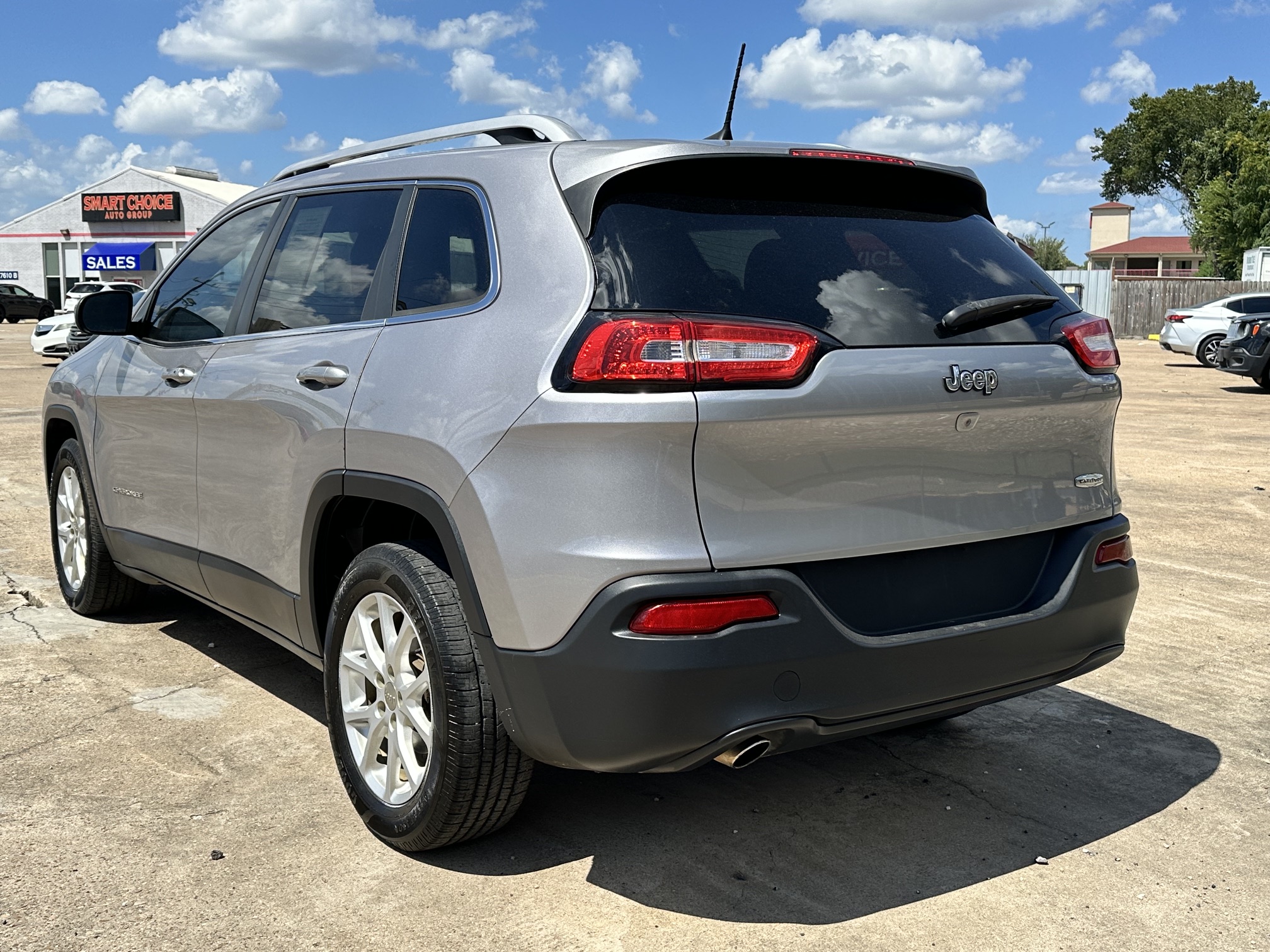2018 JEEP CHEROKEE LATITUDE used vehicle for sale in Houston
