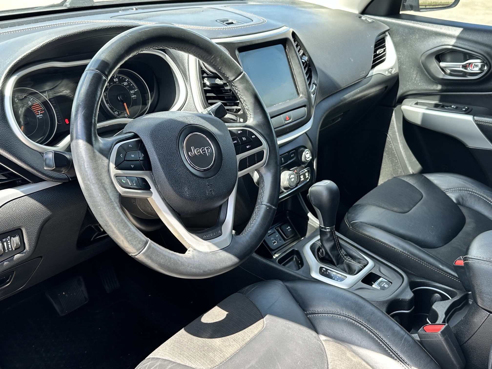 2018 JEEP CHEROKEE LATITUDE used vehicle for sale in Houston