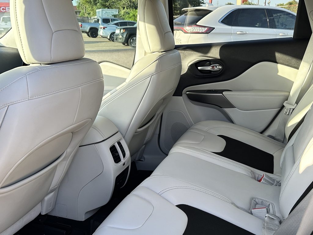 2020 JEEP CHEROKEE LATITUDE used vehicle for sale in Houston