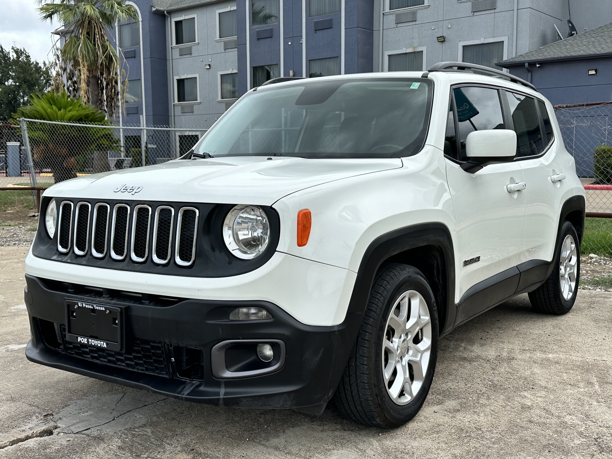 2015 JEEP RENEGADE LATITUDE used vehicle for sale in Houston