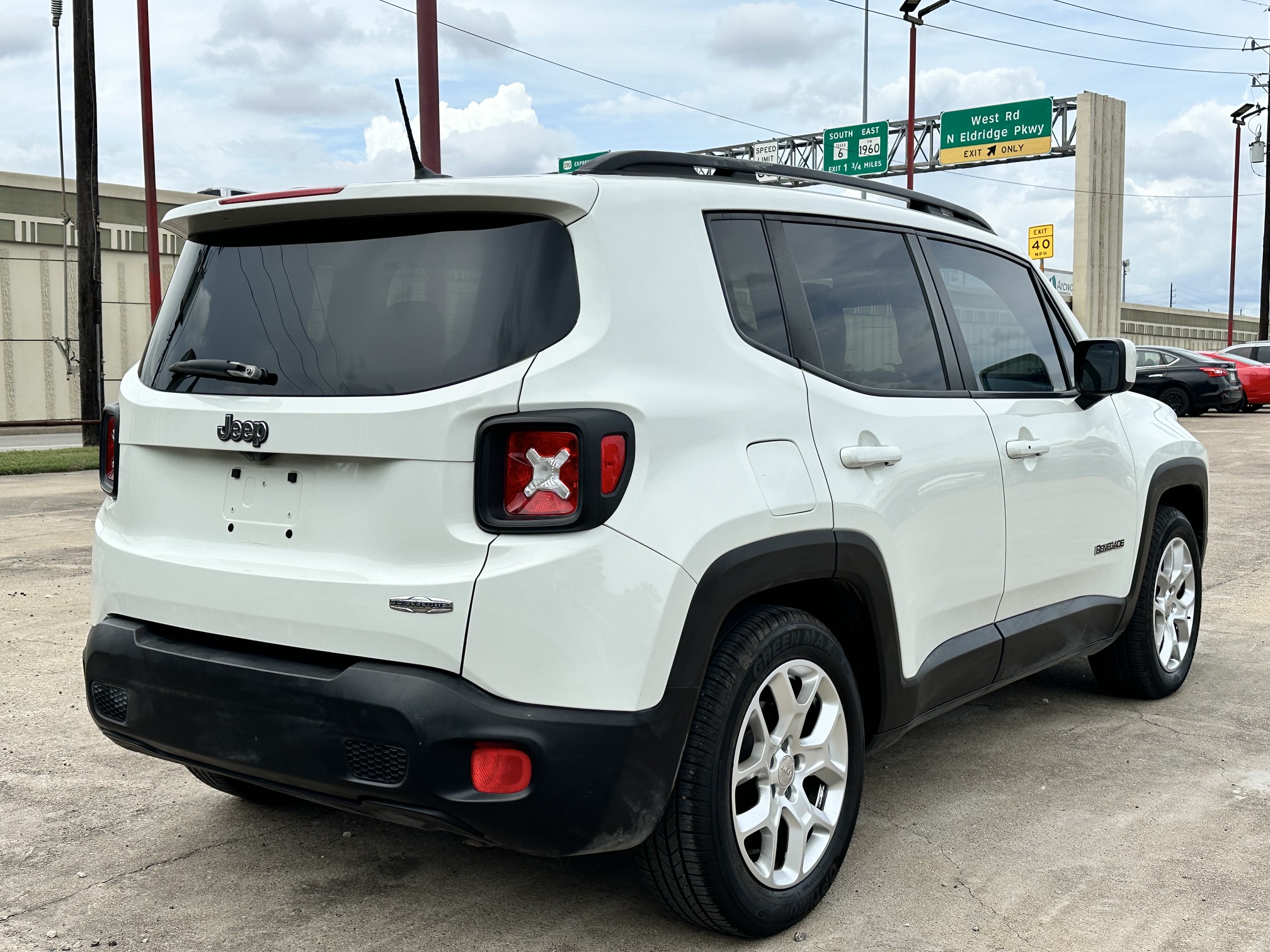 2015 JEEP RENEGADE LATITUDE used vehicle for sale in Houston