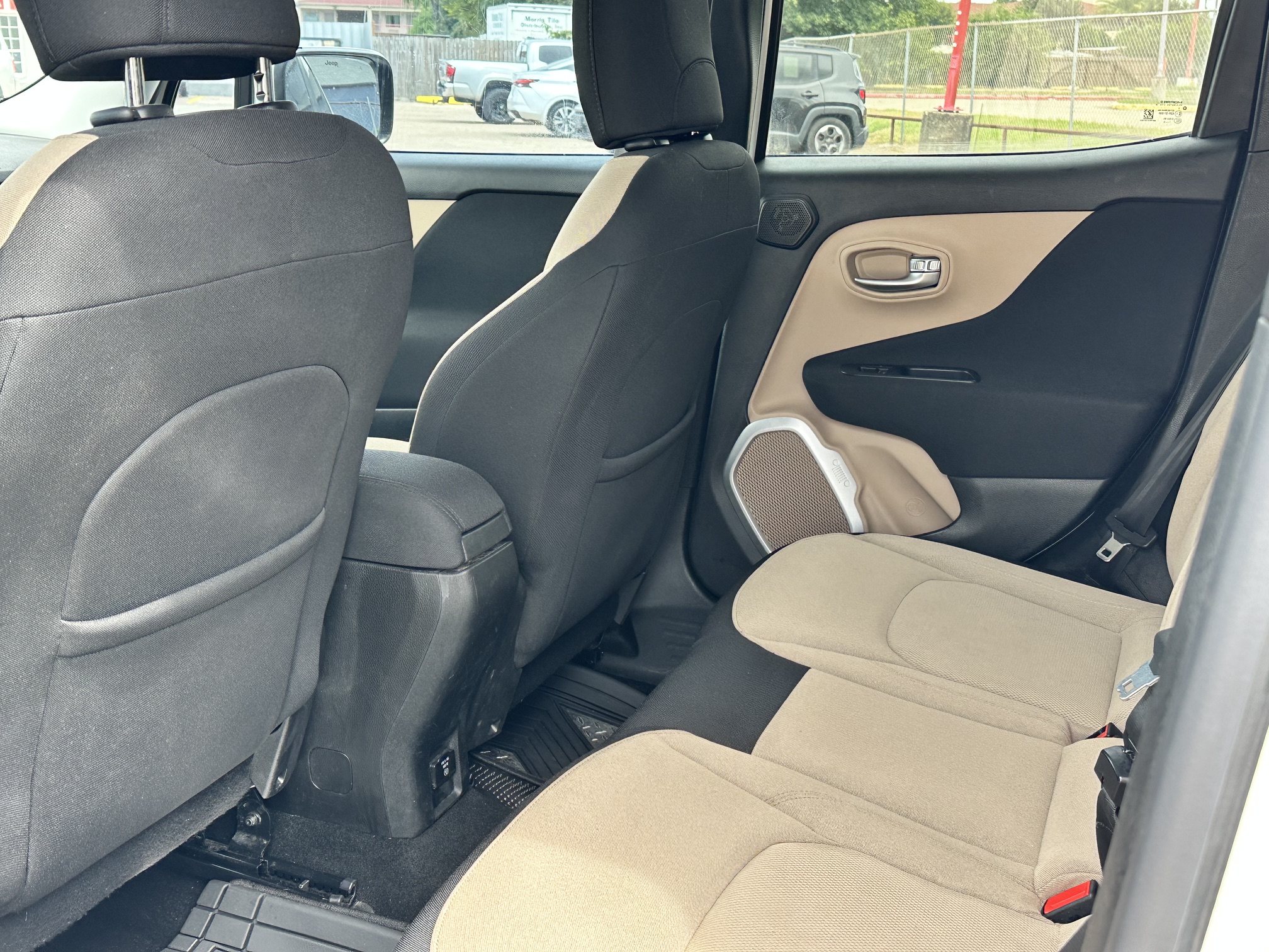 2015 JEEP RENEGADE LATITUDE used vehicle for sale in Houston