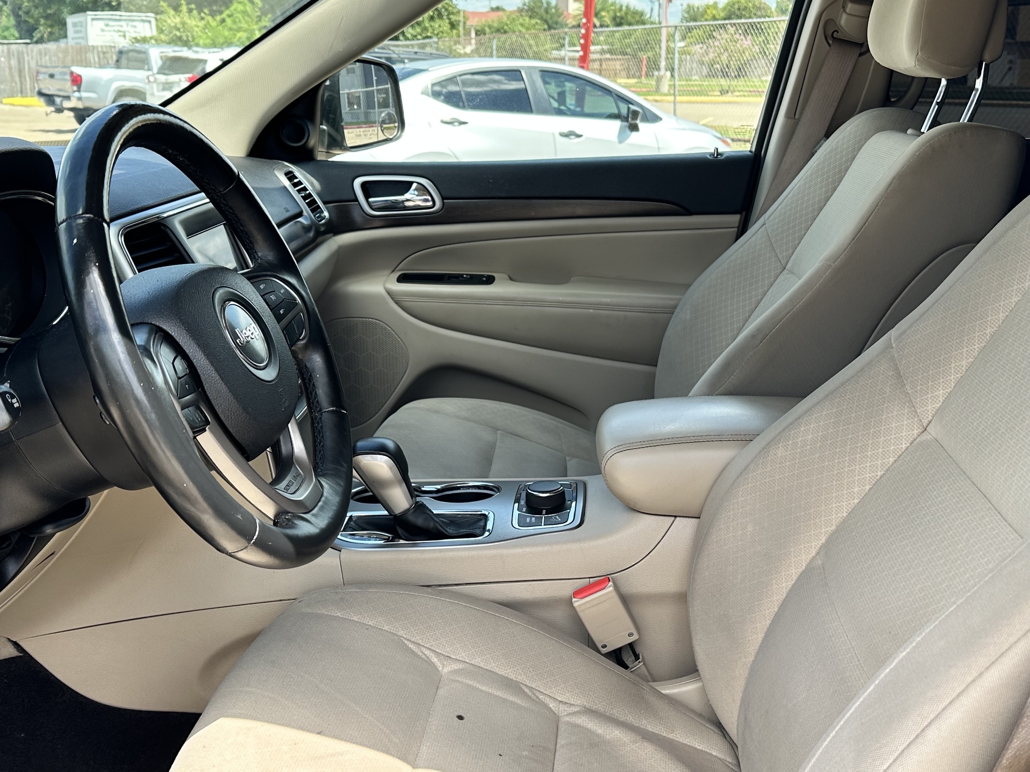 2018 JEEP GRAND CHEROKEE LAREDO used vehicle for sale in Houston
