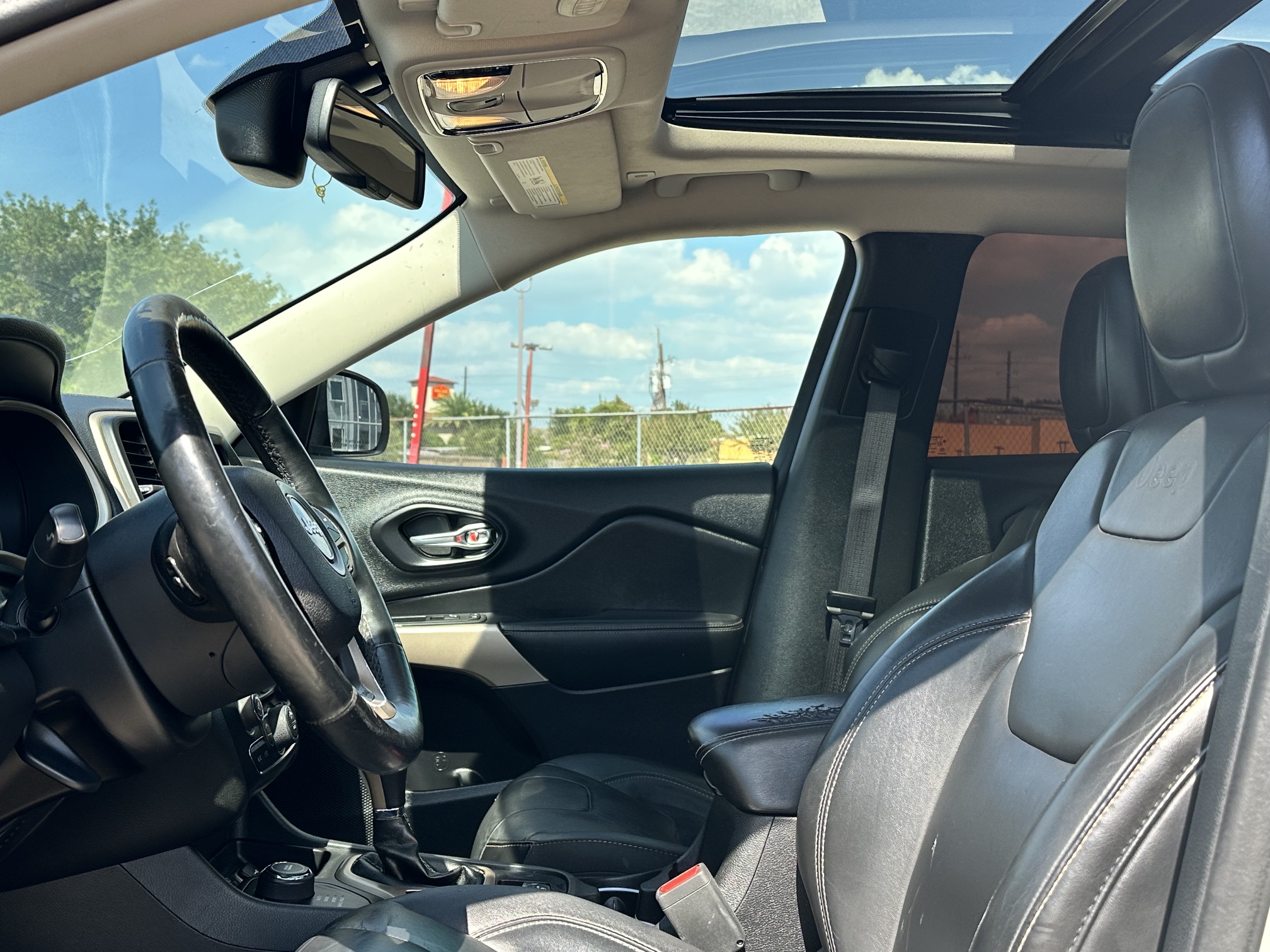 2017 JEEP CHEROKEE LIMITED used vehicle for sale in Houston
