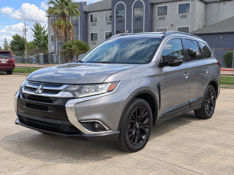 2018 Mitsubishi Outlander, used vehicle for Pearland-area shoppers