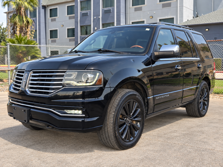 2017 Lincoln Navigator Select 2WD, used vehicle for Pearland-area shoppers