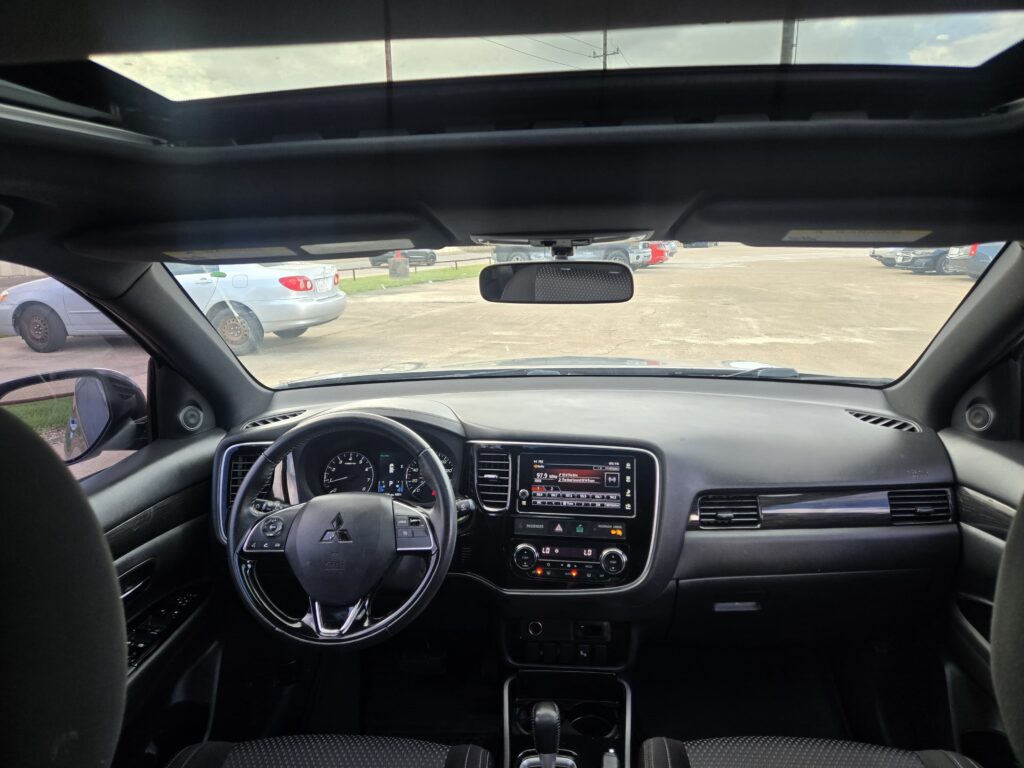 2018 Mitsubishi Outlander used vehicle for sale in Houston